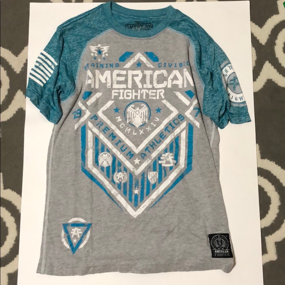 Young men American Fighter shirt SZ small